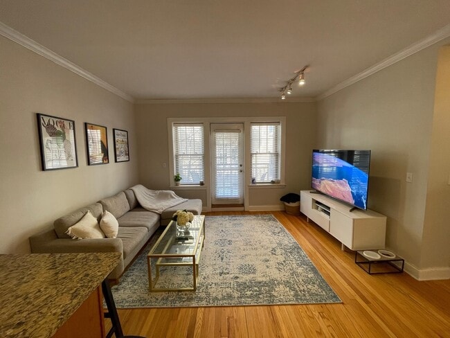 Foto del edificio - 250-2 N Lincoln Ave