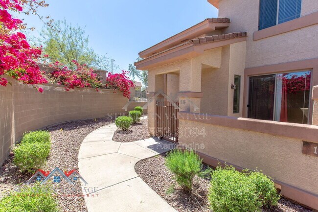 Foto del edificio - 42424 N Gavilan Peak Pkwy