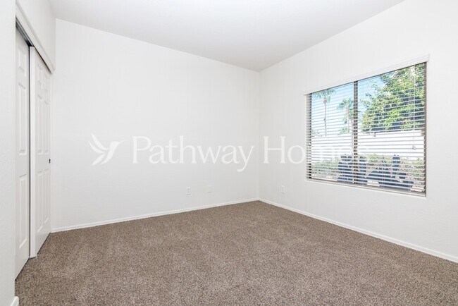 Building Photo - 13843 W Watson Ln