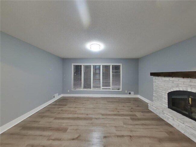 Foto del edificio - 820 Shenandoah Ln N