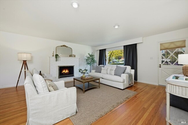 Foto del edificio - 2410 Mendota Way