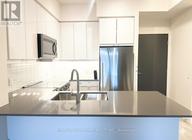 Photo du bâtiment - 3260 Sheppard Ave E