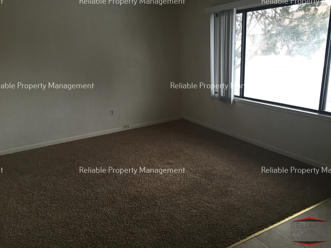 Building Photo - 657 Tendoy Dr