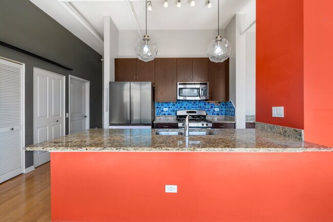 Foto del edificio - 511 W Division St
