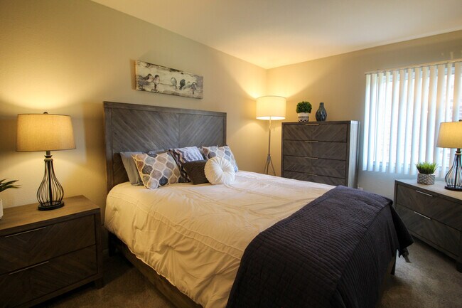 Building Photo - Essex At Hampton