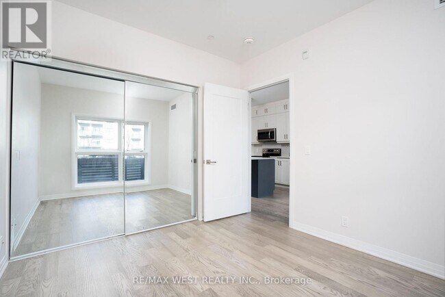 Photo du bâtiment - 102 Grovewood Common