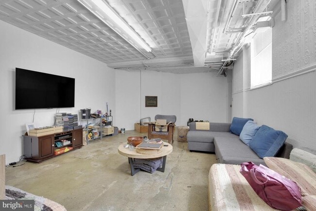 Building Photo - 2512 E Lehigh Ave