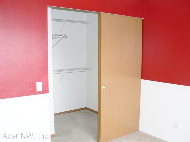 Building Photo - 10628 58th Dr NE