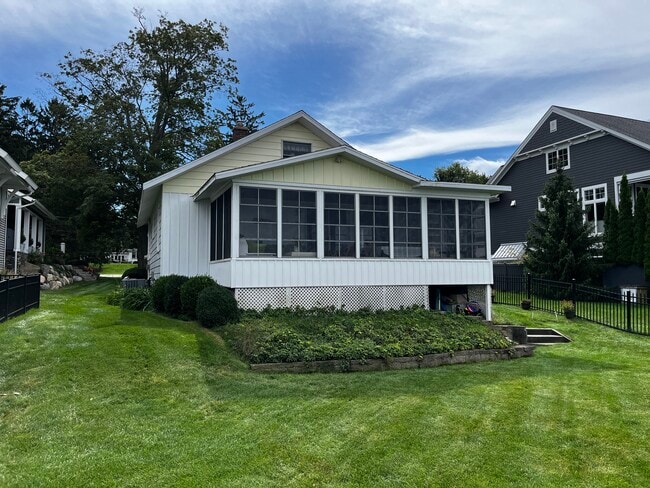 Building Photo - 1793 S Shore Dr
