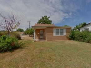 Building Photo - 1125 S Millwood Ave