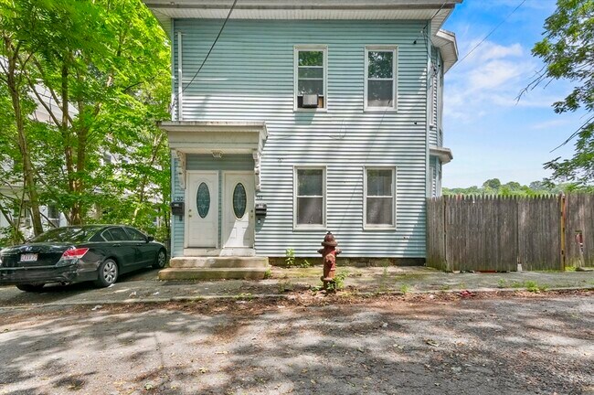 Foto del edificio - 132 Bartlett St