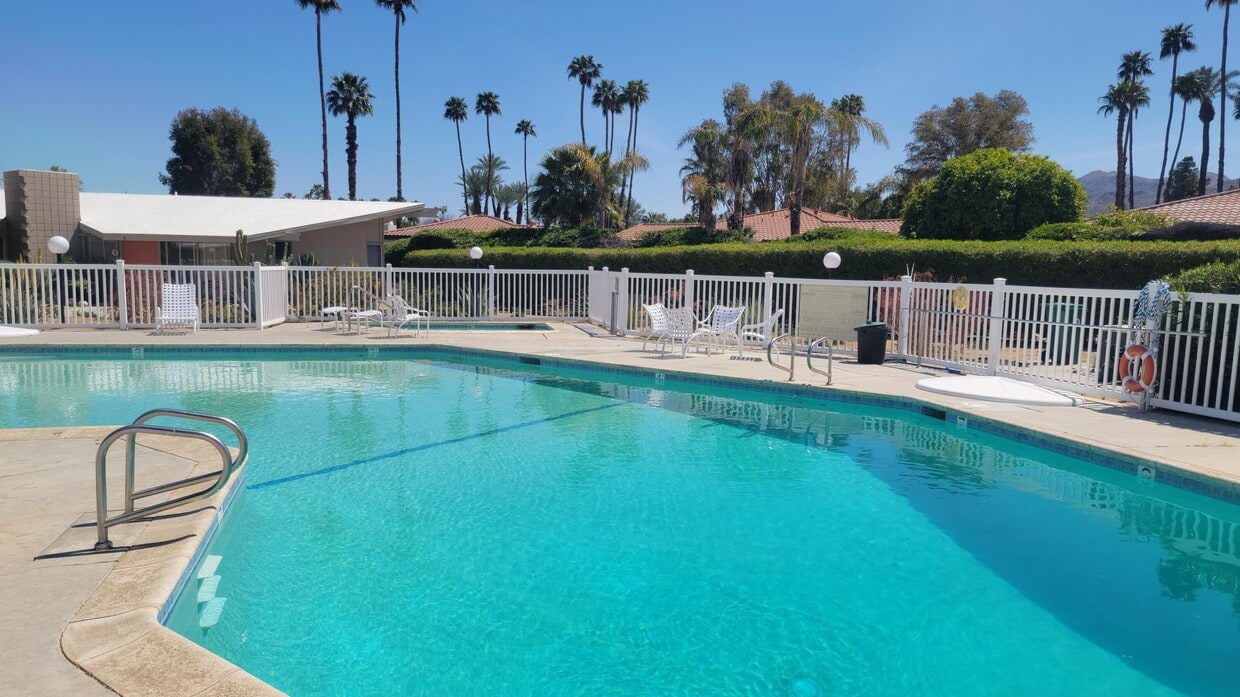 Primary Photo - 37800 Da Vall Dr