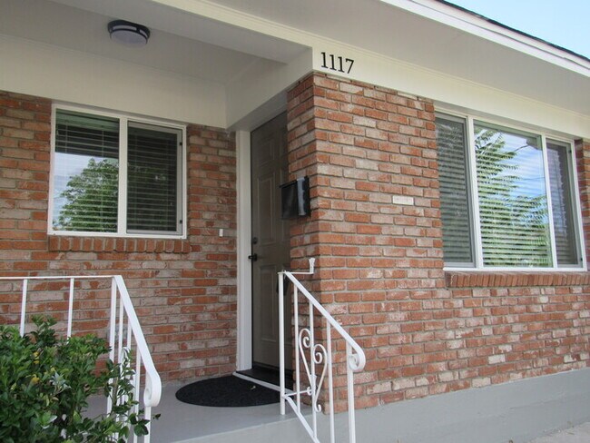 Building Photo - 1117 Buena Vista Avenue