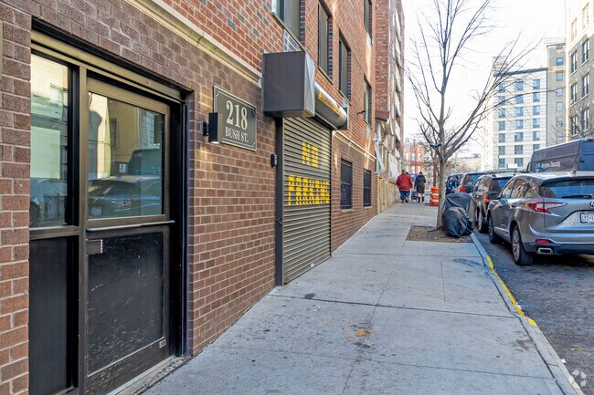 Walkway - 218 Bush St