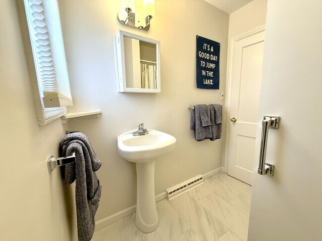 Foto del edificio - 11 Bogus Hill Rd