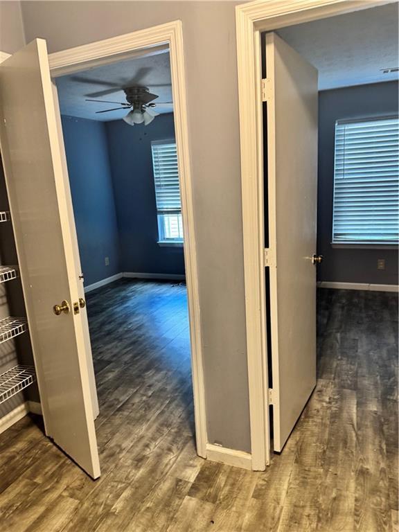 Foto del edificio - 1043 Rock Creek Ln