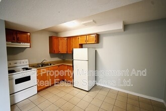 Building Photo - 2142 Upland St