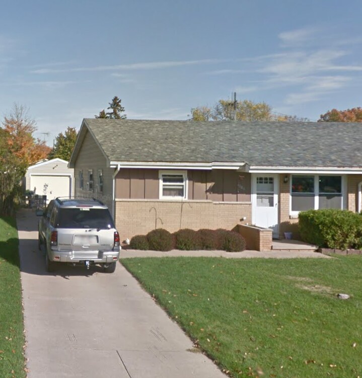 1080 Holly Ct, Neenah, WI 54956 Townhome Rentals in Neenah WI