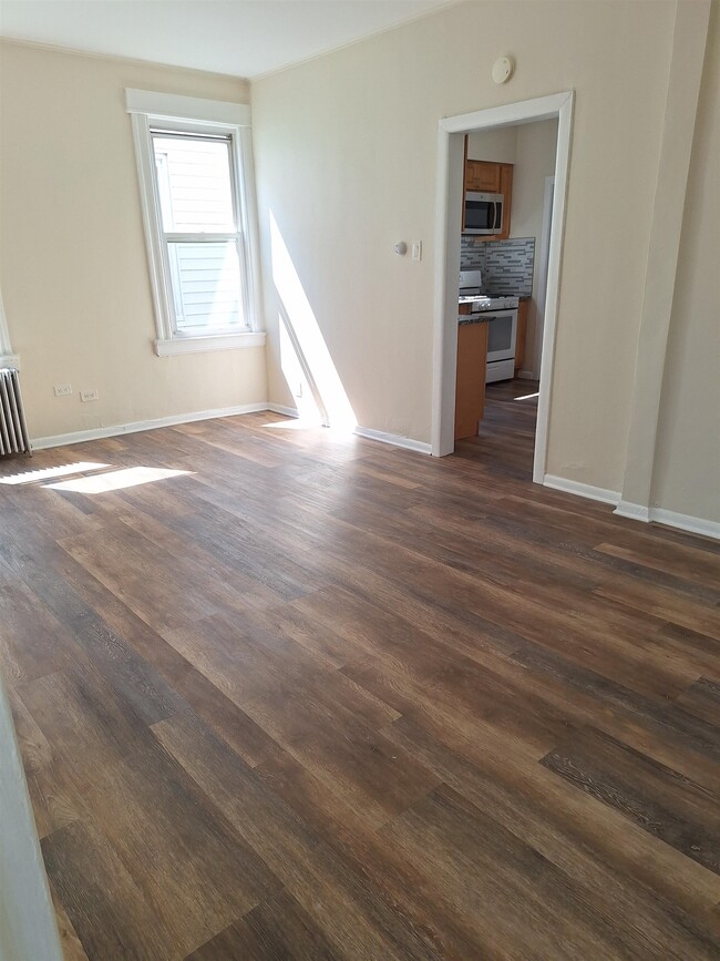 Building Photo - 589 Avenue A Ave