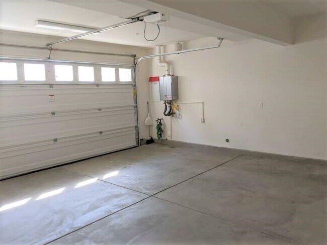 Building Photo - ELLINGTON WAY CHINO HILLS, 91709  (4 BED / 3 BATH)