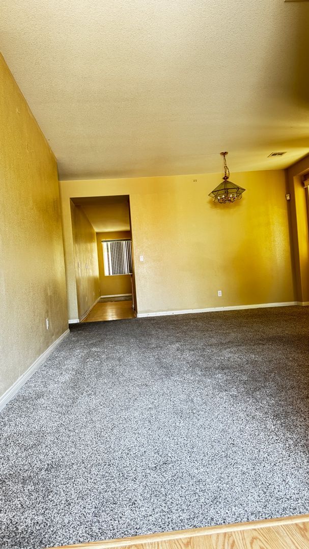 Building Photo - 8079 Palace Estate Ave
