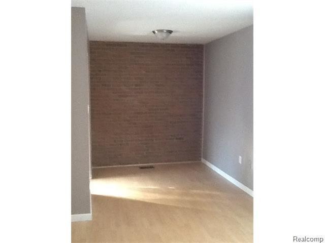 Foto del edificio - 5045 Crooks Rd