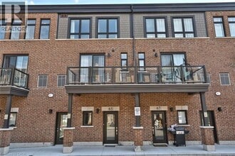 Building Photo - 65 Esplanade Ln