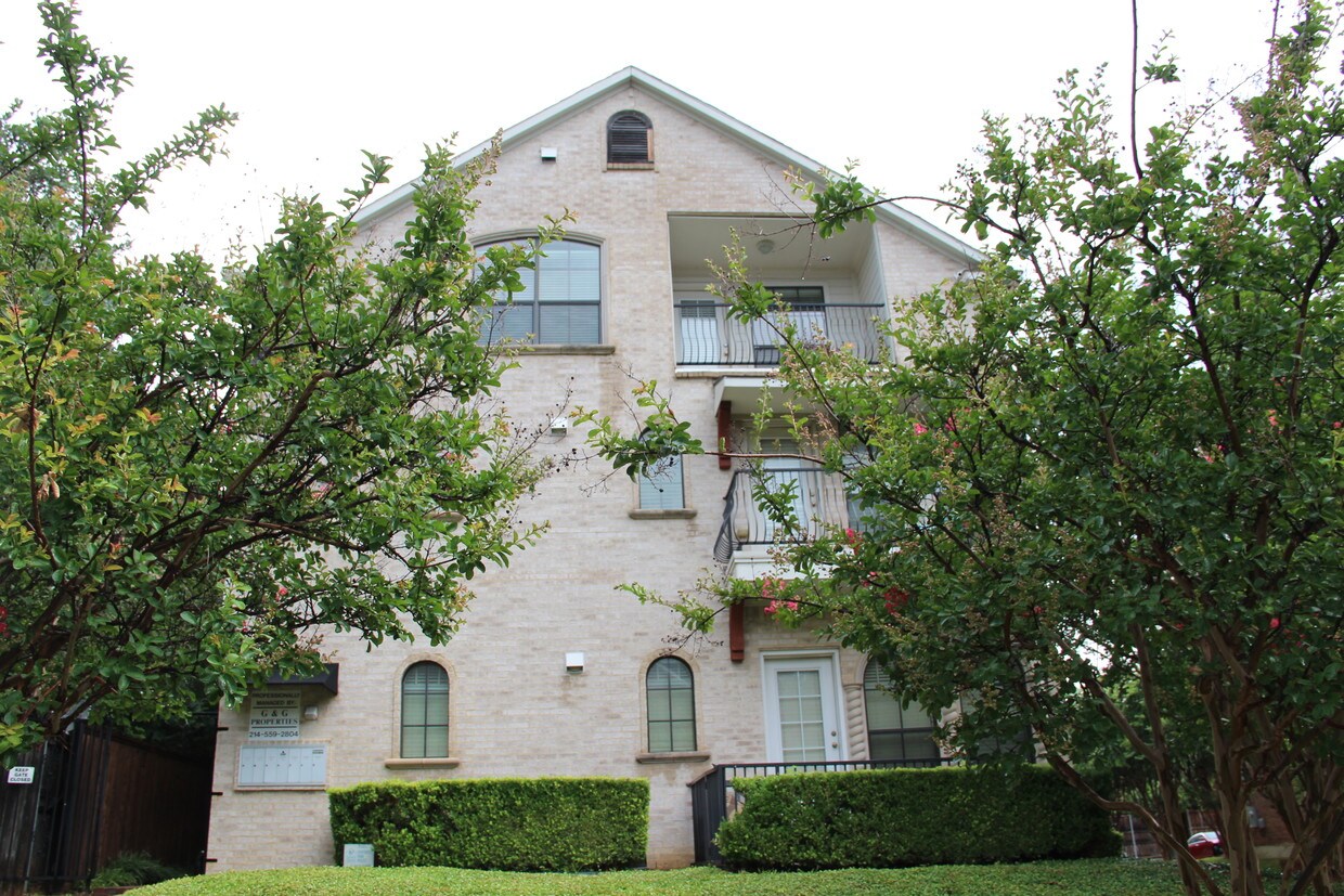 Primary Photo - Rosedale Condominiums