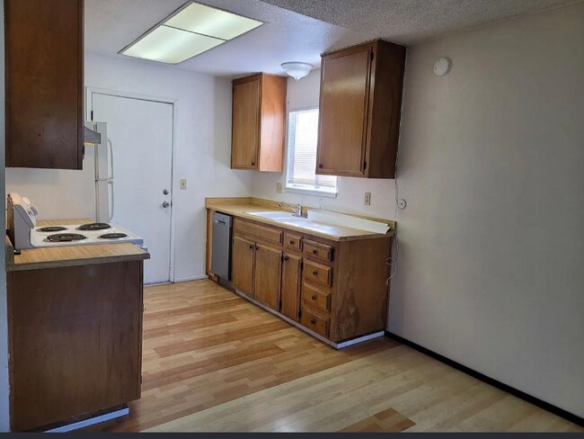 Foto del edificio - 1031 Fallbrook Dr