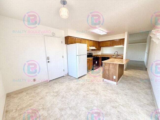Foto del edificio - 1/2 Month Free!! 3BR/2BA Single-Story with...