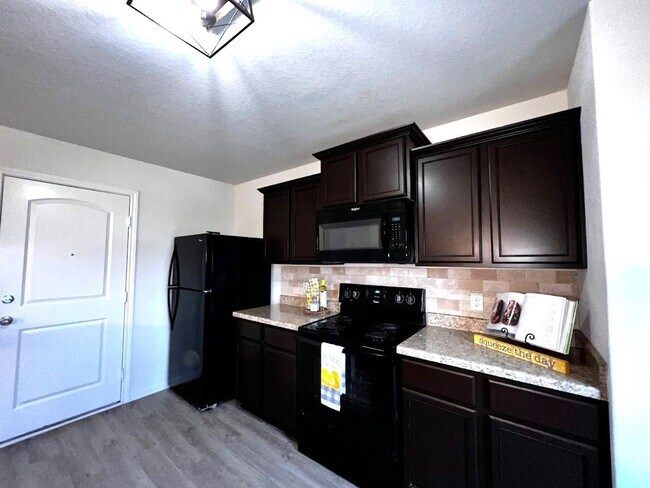 Foto del edificio - Beautiful 3 BR / 2.5 Bath Home for Rent in...