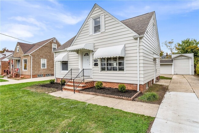 Building Photo - 21341 Fuller Ave