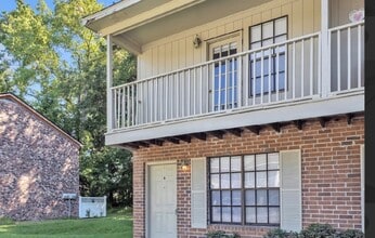 Building Photo - 102 Kimeran Ln