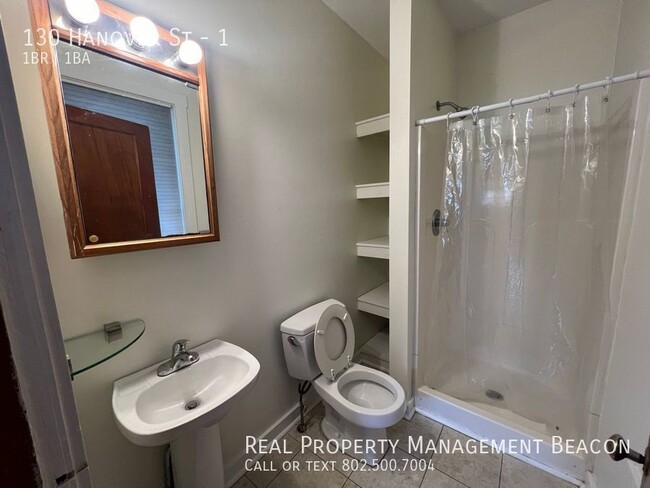 Building Photo - Lebanon - 1 Bed, 1 Bath with an Office $1650