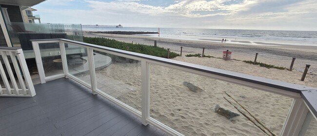Building Photo - Beachfront 2-Bed, 2.5-Bath House w/2-Car Garage in Imperial Beach