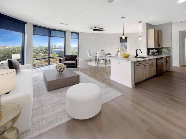 Building Photo - 1 Bed in Upper Kirby — Walkable Location +...