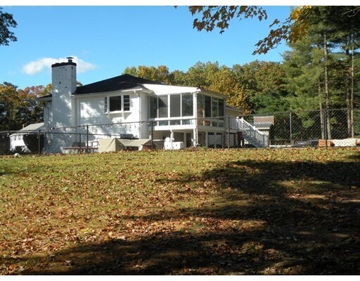 Primary Photo - 2 Williams St