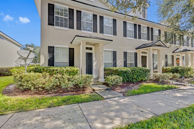 Foto del edificio - 496 Sherwood Oaks Dr