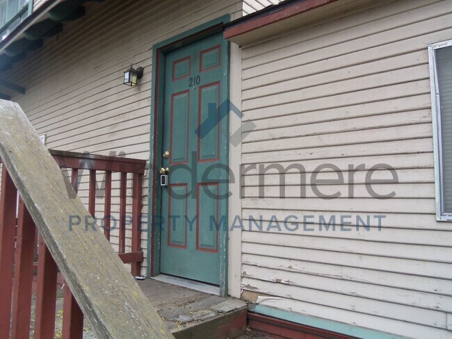 Foto del edificio - 210-212 W Whitman Dr