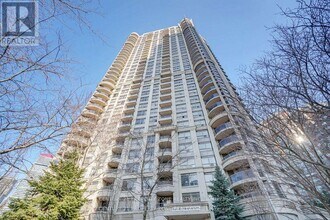 Building Photo - 310 Burnhamthorpe Rd W
