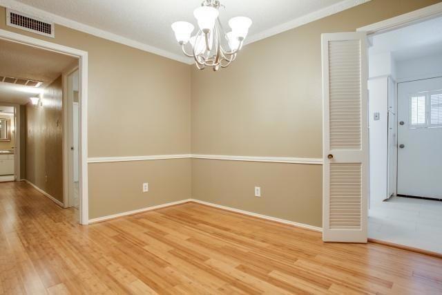 Foto del edificio - 5815 Sandhurst Ln