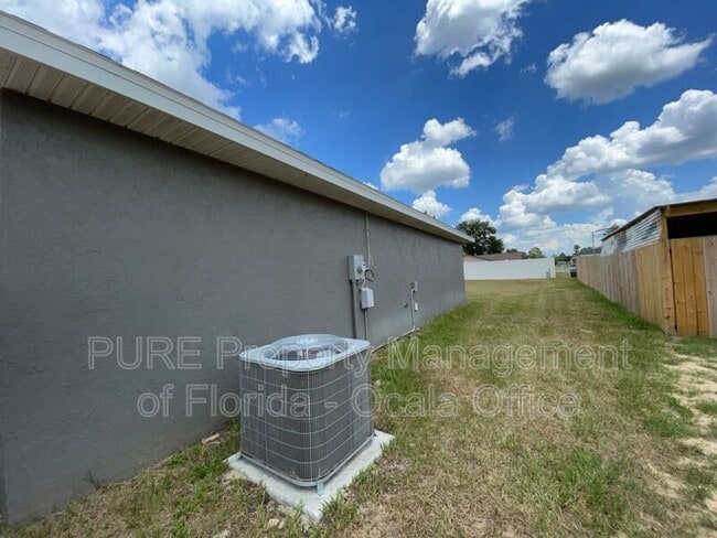 Building Photo - 15611 SW 28th Avenue Rd