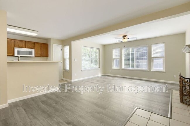 Building Photo - 6755 S Ivy St