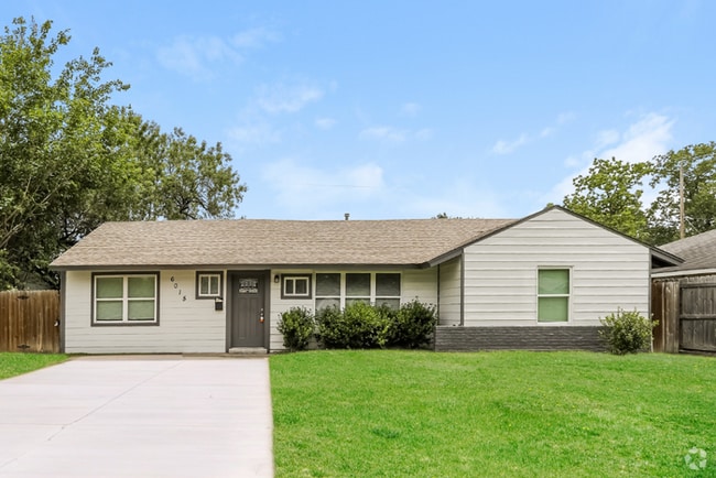 Building Photo - 6015 Glenhurst Dr