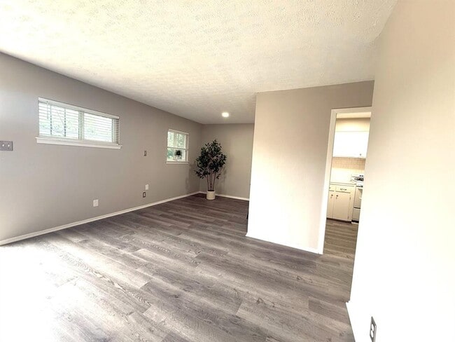 Building Photo - 9733 Neuens Rd