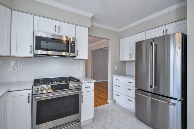 Foto del edificio - 389 Colonial Cir