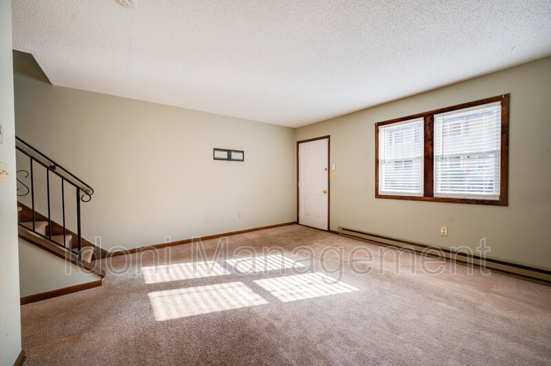 Primary Photo - 7 Eden Dr