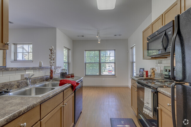 2 BR 1 BA - West Park Apartments