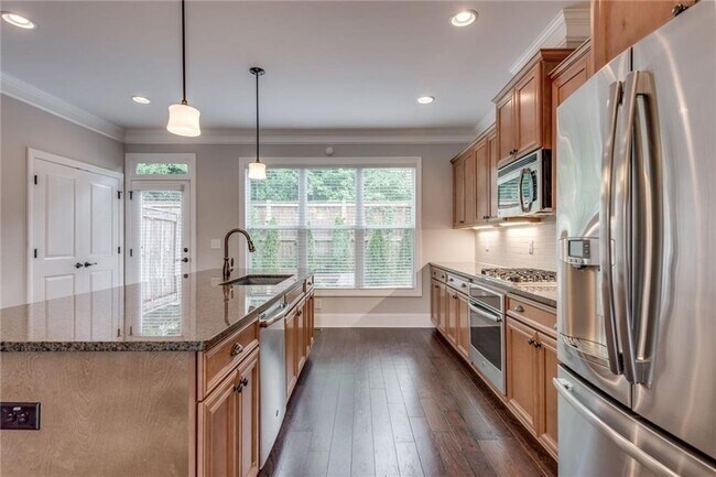Building Photo - 1265 Linden Ct