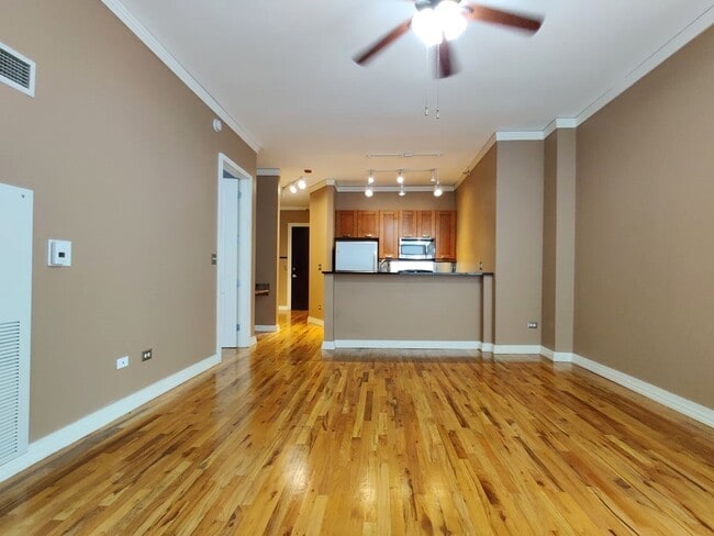 Foto del edificio - 170 W Polk St